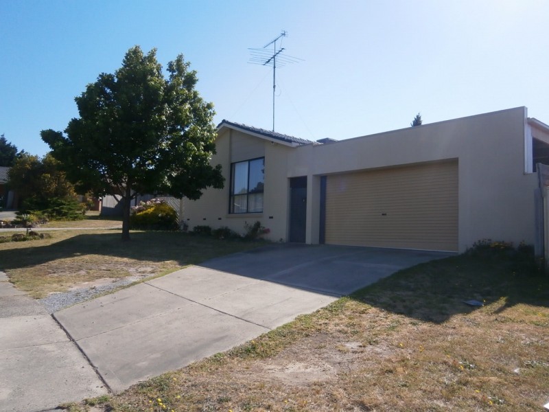 9 DERRY CLOSE, Endeavour Hills VIC 3802