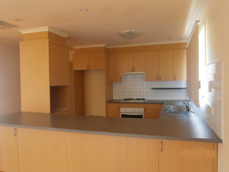 9 DERRY CLOSE, Endeavour Hills VIC 3802