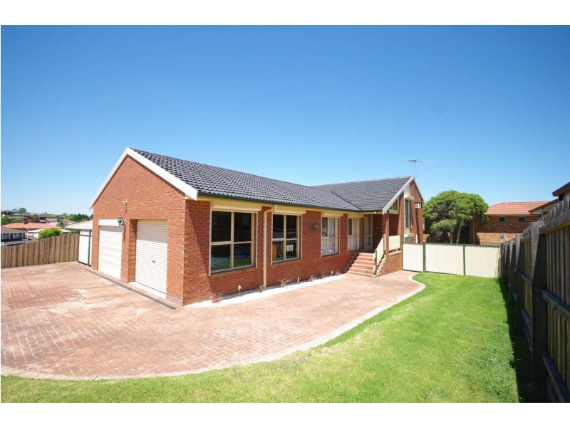 17 Cunningham Drive, Endeavour Hills VIC 3802