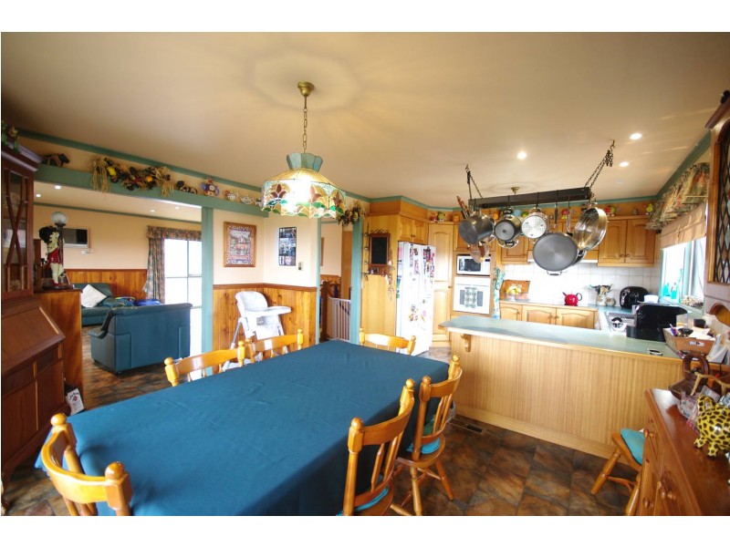 17 Cunningham Drive, Endeavour Hills VIC 3802