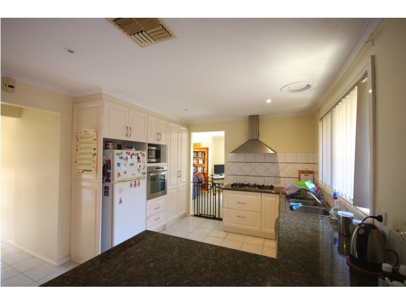 29 Thomas Mitchell Drive, Endeavour Hills VIC 3802