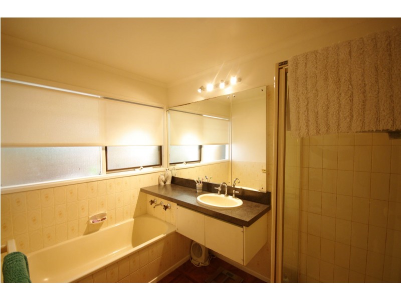 3 Earls Court, Endeavour Hills VIC 3802