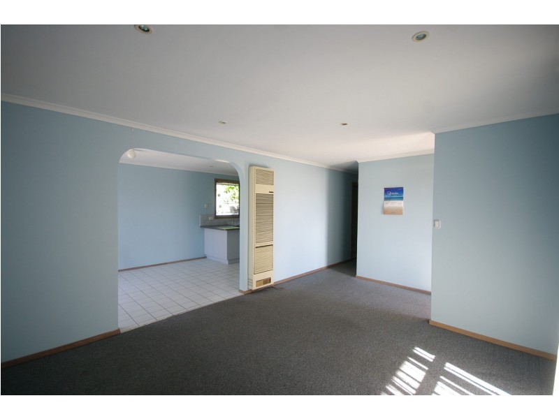 1/56 ARTHUR PHILLIP DRIVE, Endeavour Hills VIC 3802