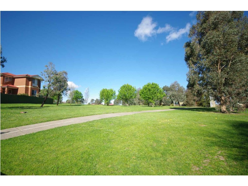 1/56 ARTHUR PHILLIP DRIVE, Endeavour Hills VIC 3802