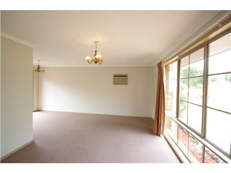 1/8 Southwell Close, Endeavour Hills VIC 3802