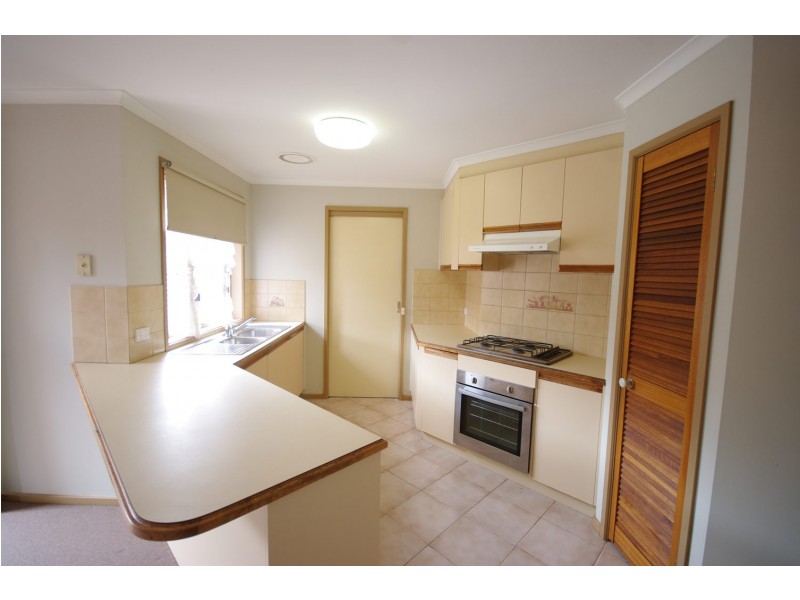 1/8 Southwell Close, Endeavour Hills VIC 3802