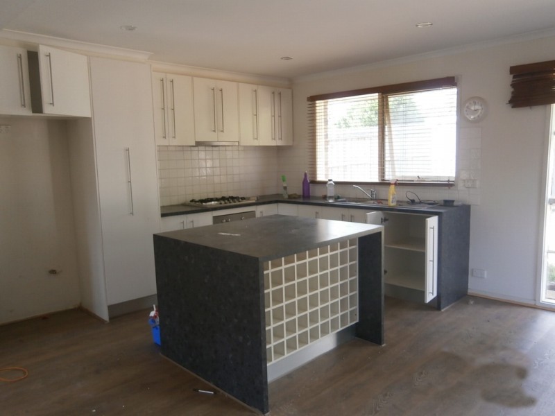 5 GILES RETREAT, Endeavour Hills VIC 3802