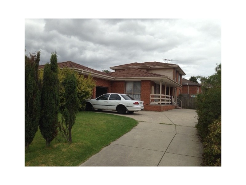 100 THOMAS MITCHELL DRIVE, Endeavour Hills VIC 3802