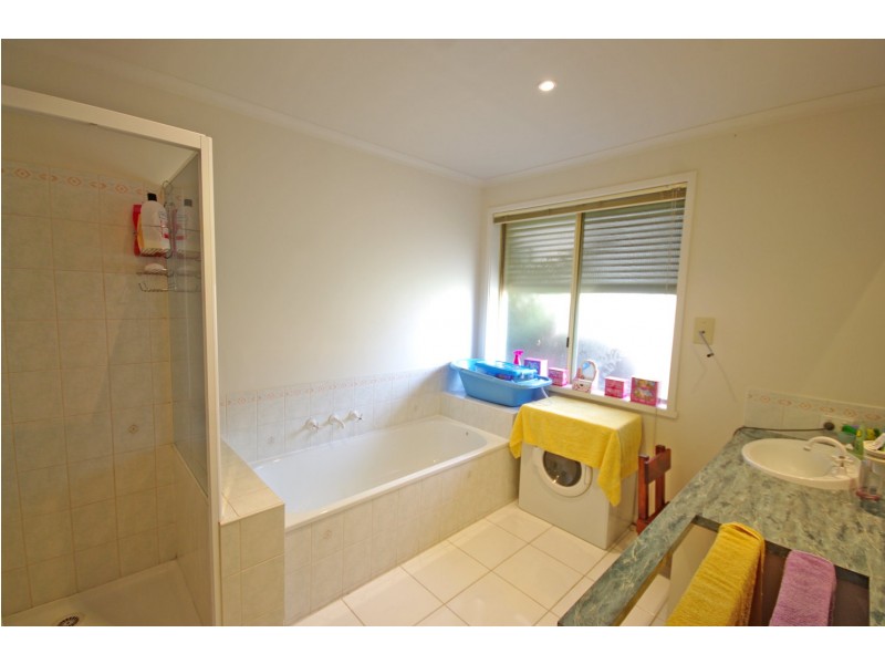5 Pinto Close, Endeavour Hills VIC 3802