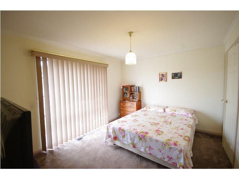26 Edward Freeth Drive, Endeavour Hills VIC 3802