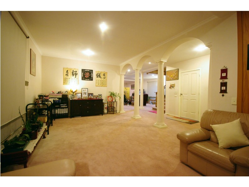 11 Armiston Court, Endeavour Hills VIC 3802