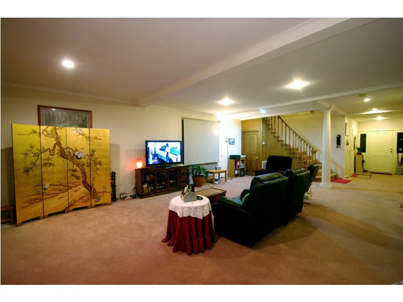 11 Armiston Court, Endeavour Hills VIC 3802