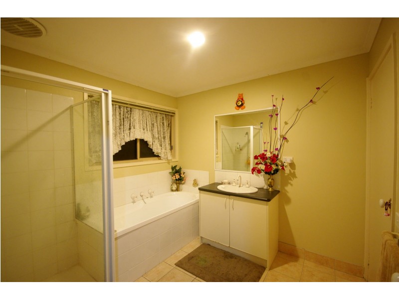 18/5 Piney Ridge, Endeavour Hills VIC 3802