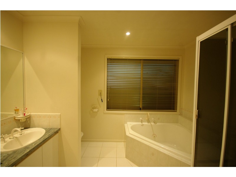 5 Pinto Close, Endeavour Hills VIC 3802