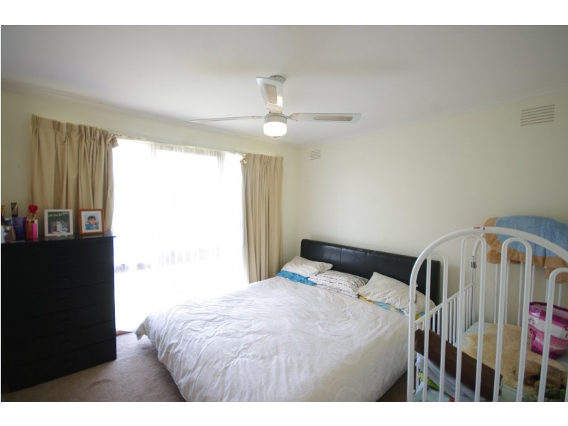 85 Chalcot Drive, Endeavour Hills VIC 3802