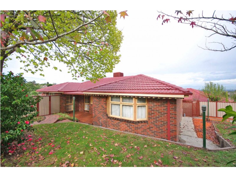 8 Wilkinson Way, Endeavour Hills VIC 3802