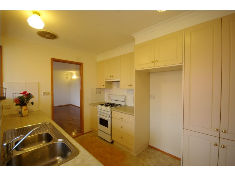 8 Wilkinson Way, Endeavour Hills VIC 3802