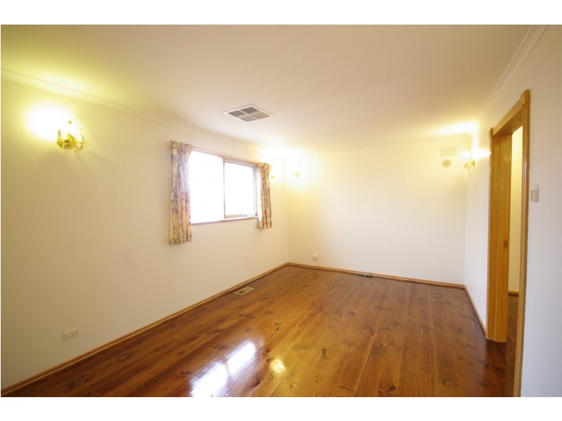 8 Wilkinson Way, Endeavour Hills VIC 3802