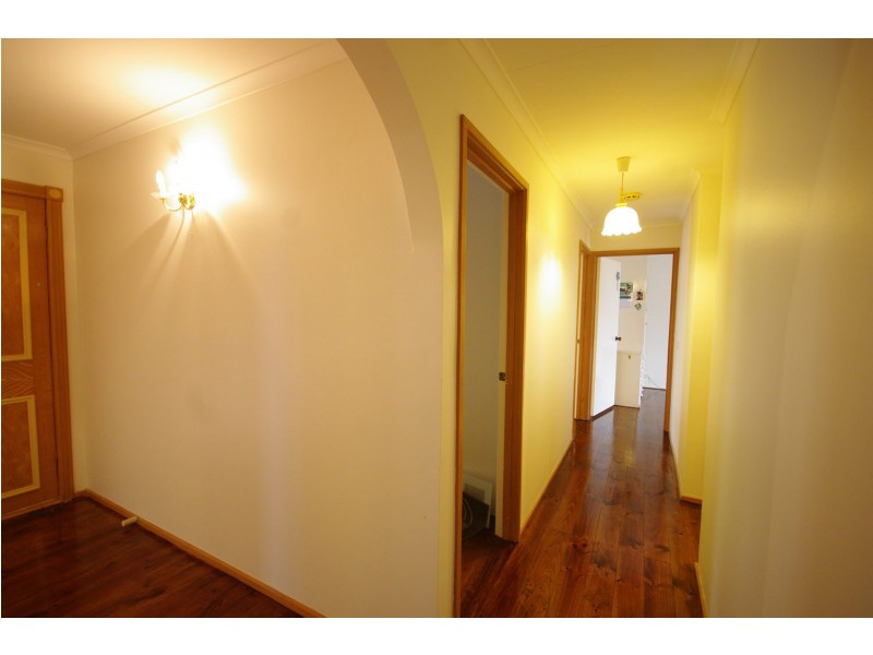 8 Wilkinson Way, Endeavour Hills VIC 3802