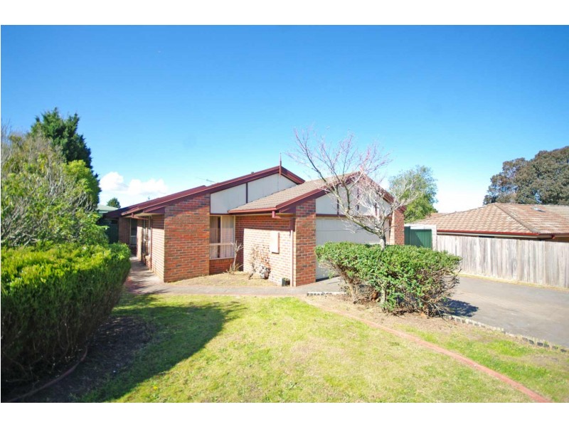 39 Lawson Way, Endeavour Hills VIC 3802