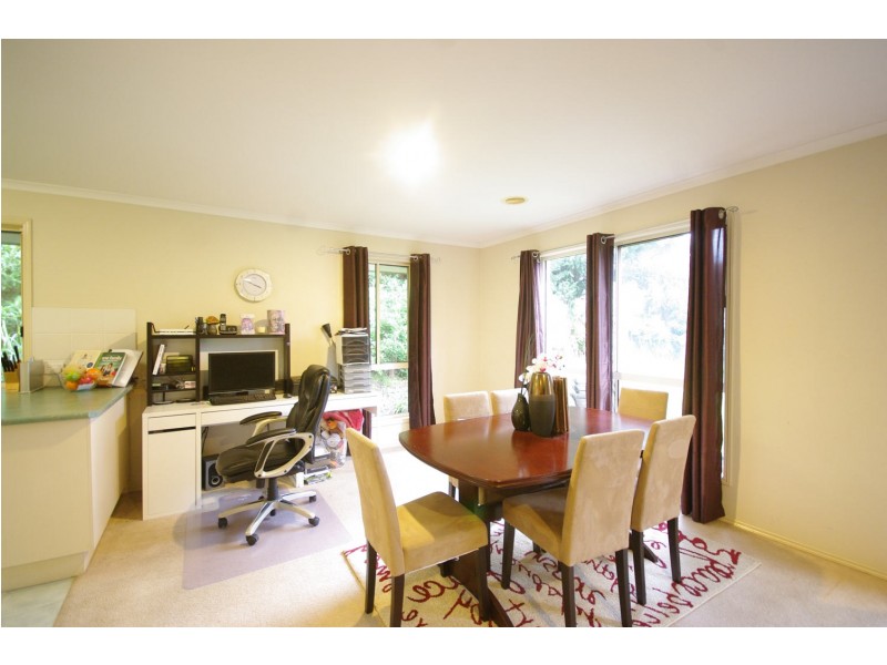 39 Lawson Way, Endeavour Hills VIC 3802