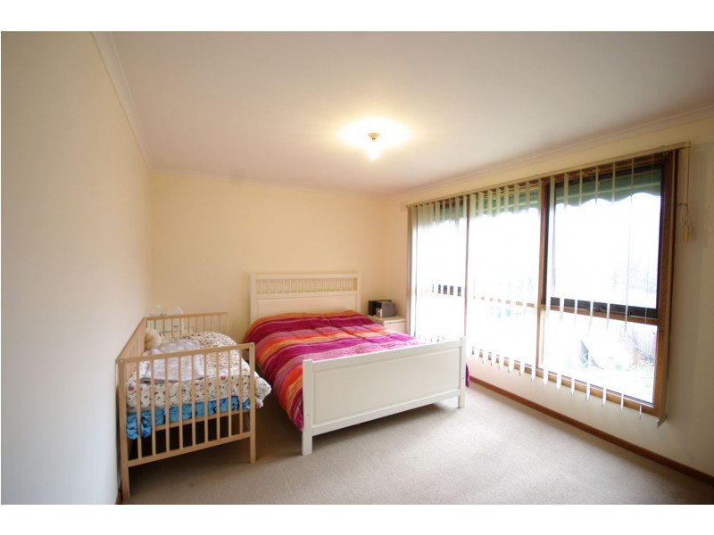 21 Sydney Parkinson Way, Endeavour Hills VIC 3802