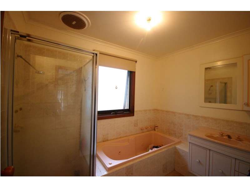 21 Sydney Parkinson Way, Endeavour Hills VIC 3802