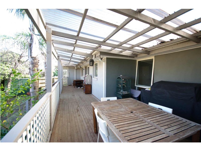 30 Ravenhill Crescent, Endeavour Hills VIC 3802