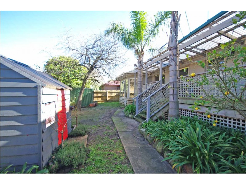 30 Ravenhill Crescent, Endeavour Hills VIC 3802