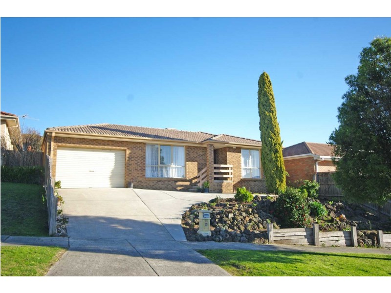 16 Scoble Place, Narre Warren VIC 3805