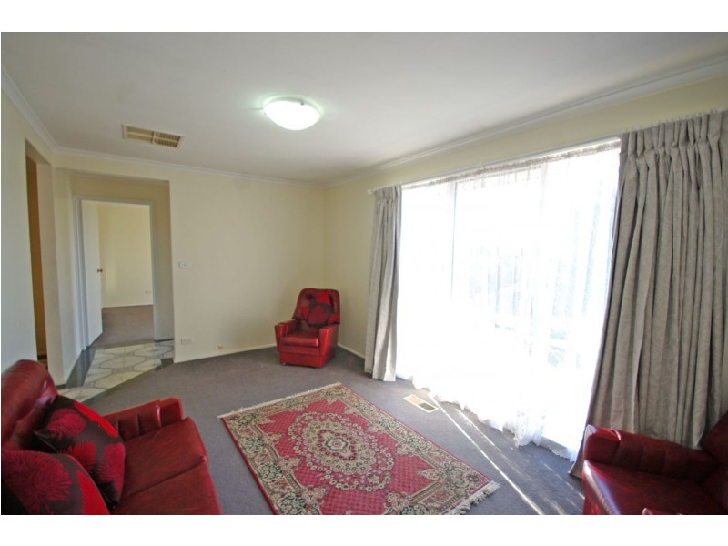 16 Scoble Place, Narre Warren VIC 3805