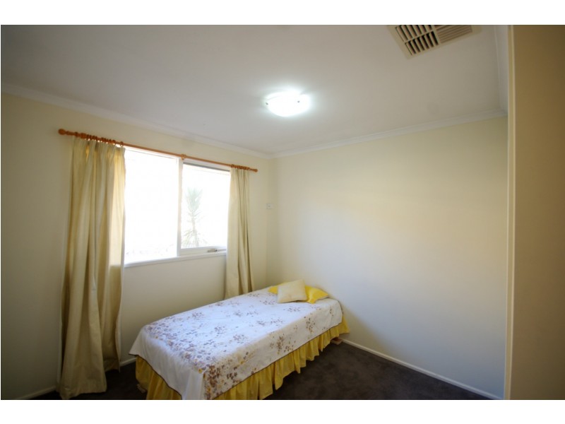 16 Scoble Place, Narre Warren VIC 3805