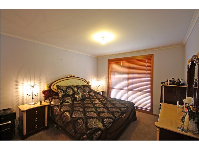 1/14 Bramwell Close, Endeavour Hills VIC 3802