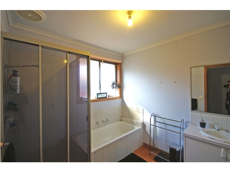 1/14 Bramwell Close, Endeavour Hills VIC 3802