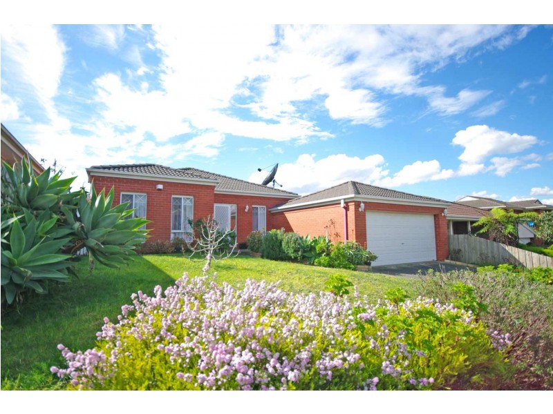 31 Maryrose Crescent, Endeavour Hills VIC 3802