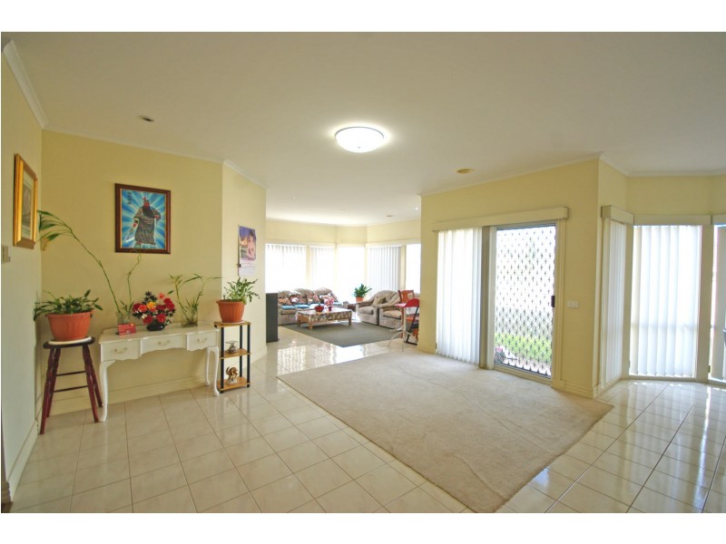 31 Maryrose Crescent, Endeavour Hills VIC 3802