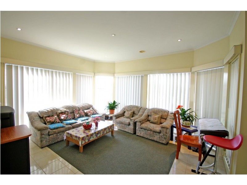 31 Maryrose Crescent, Endeavour Hills VIC 3802