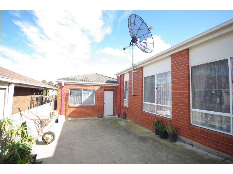 31 Maryrose Crescent, Endeavour Hills VIC 3802