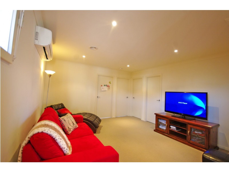 41 Barrier Reef Circuit, Endeavour Hills VIC 3802