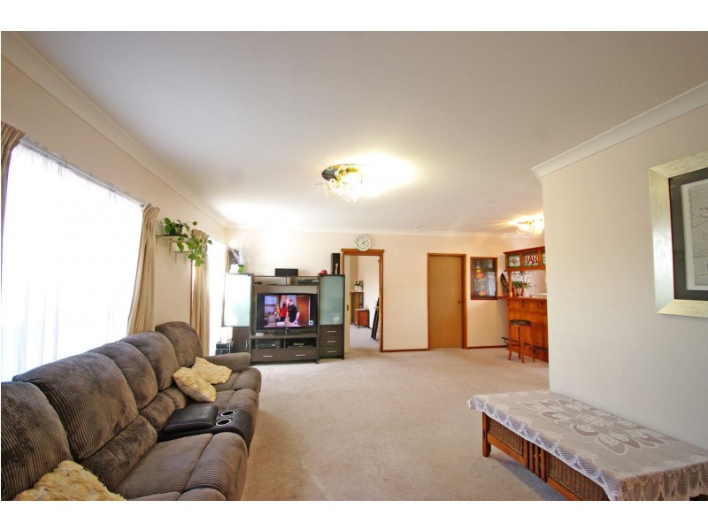 5 Venice Gardens, Endeavour Hills VIC 3802