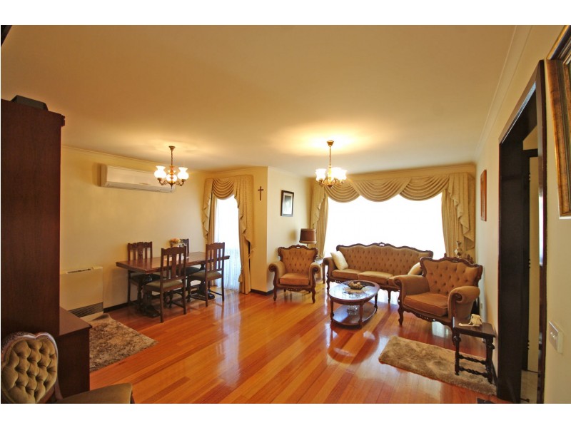 87 Sydney Parkinson Avenue, Endeavour Hills VIC 3802