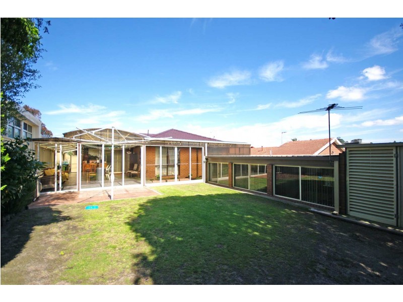 87 Sydney Parkinson Avenue, Endeavour Hills VIC 3802