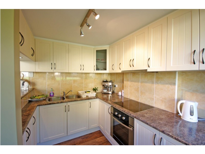 87 Sydney Parkinson Avenue, Endeavour Hills VIC 3802