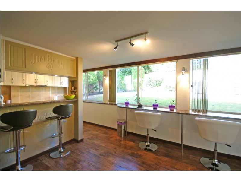 87 Sydney Parkinson Avenue, Endeavour Hills VIC 3802