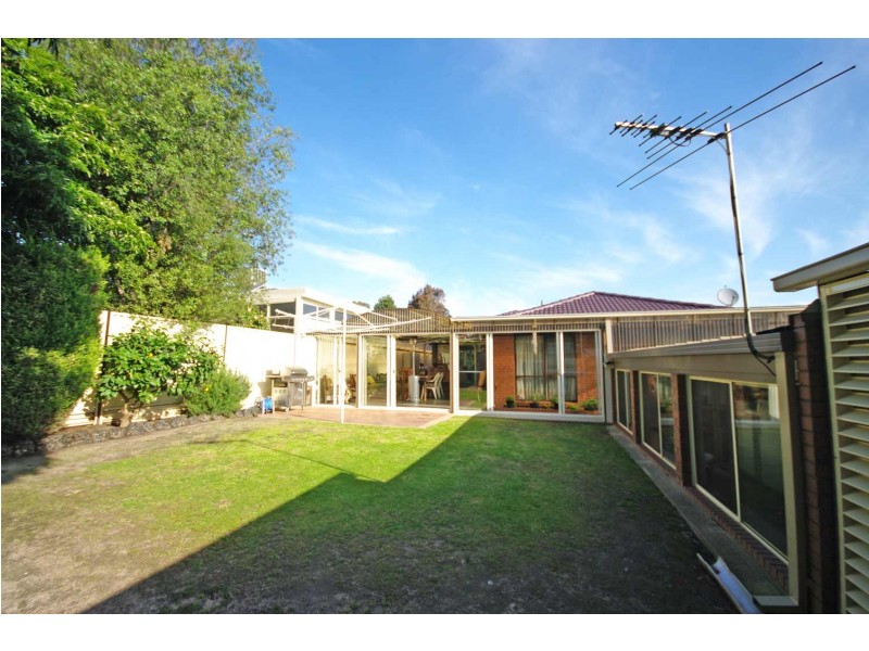 87 Sydney Parkinson Avenue, Endeavour Hills VIC 3802