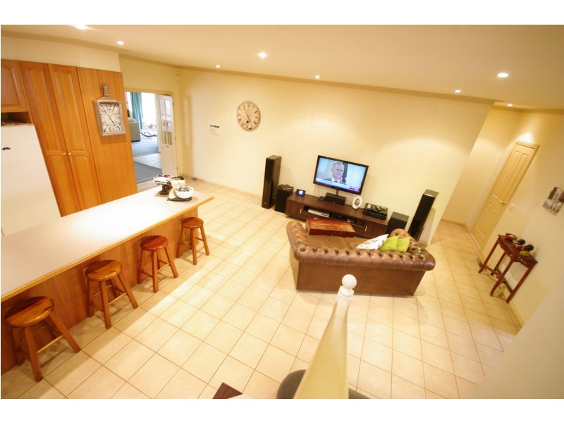 11 Erica Close, Endeavour Hills VIC 3802