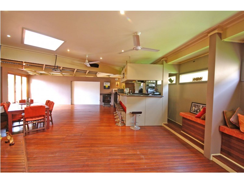 11 Erica Close, Endeavour Hills VIC 3802