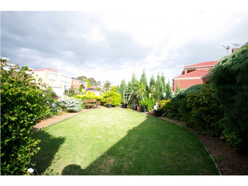 11 Erica Close, Endeavour Hills VIC 3802