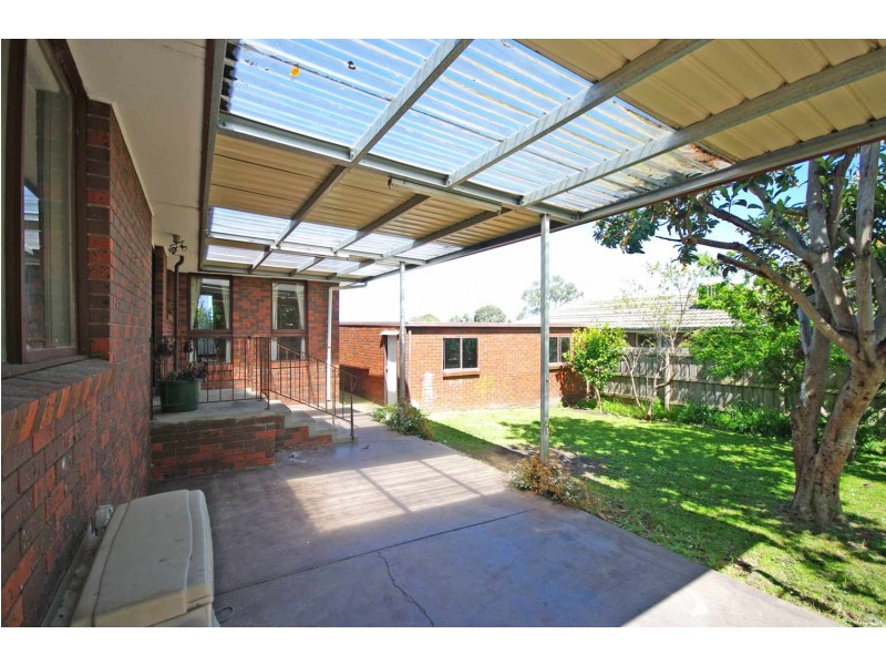 2 Terrell Close, Endeavour Hills VIC 3802