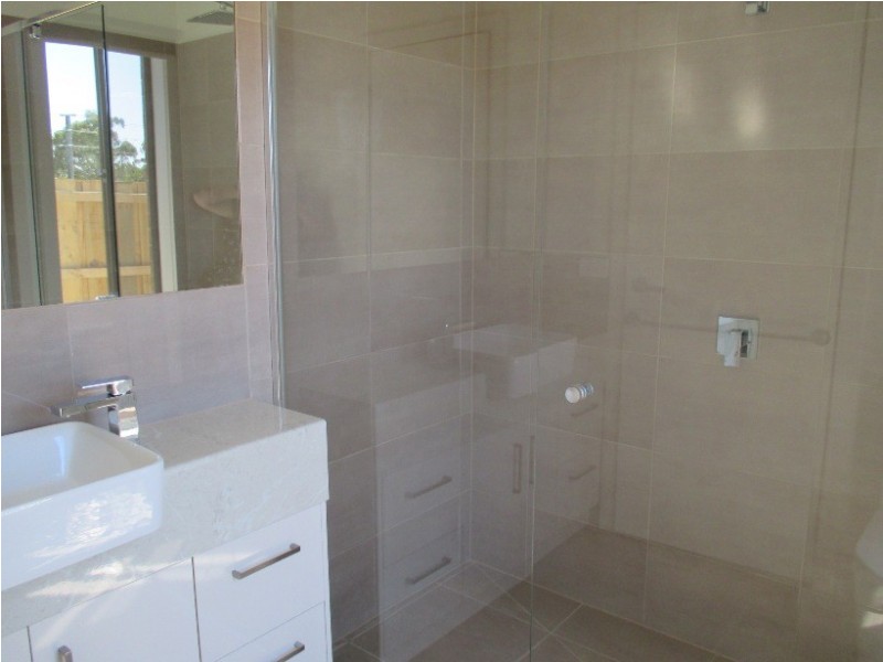 34 SCARLETT DRIVE, Doveton VIC 3177